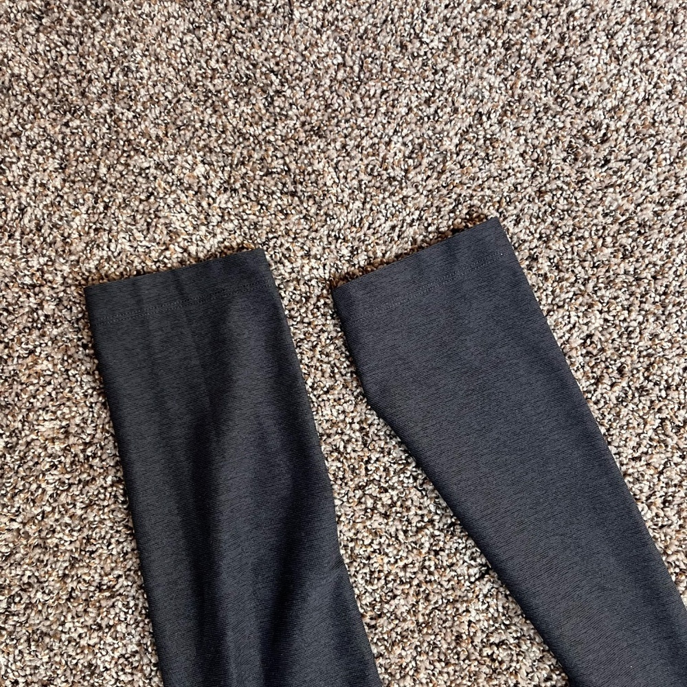 Outdoor Voice Women’s Leggings - Picture 5 of 9